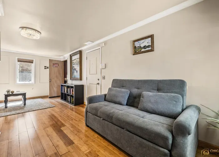 Holiday home Cozy With Cinema And Massage Sofa Evanston